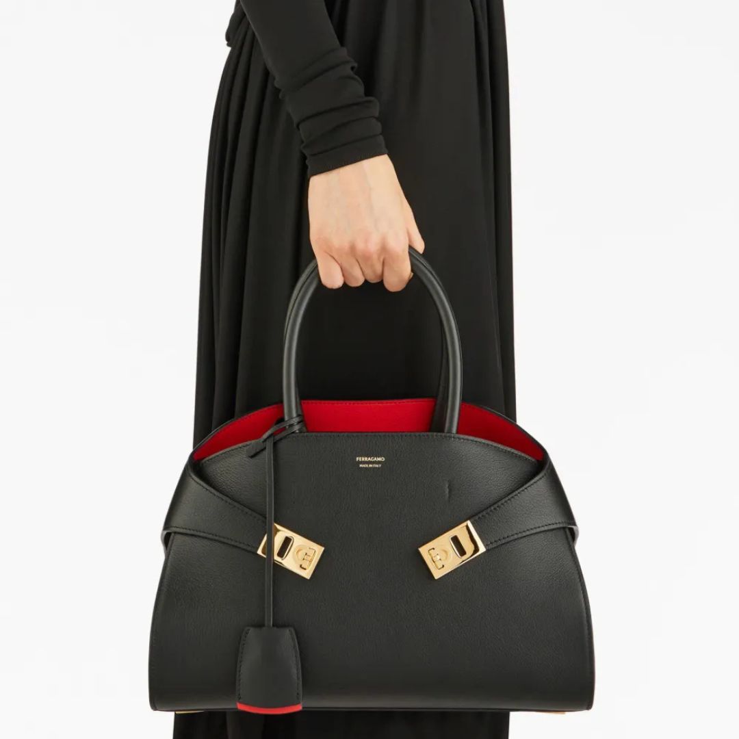 Ferragamo black leather 'Hug' shoulder bag