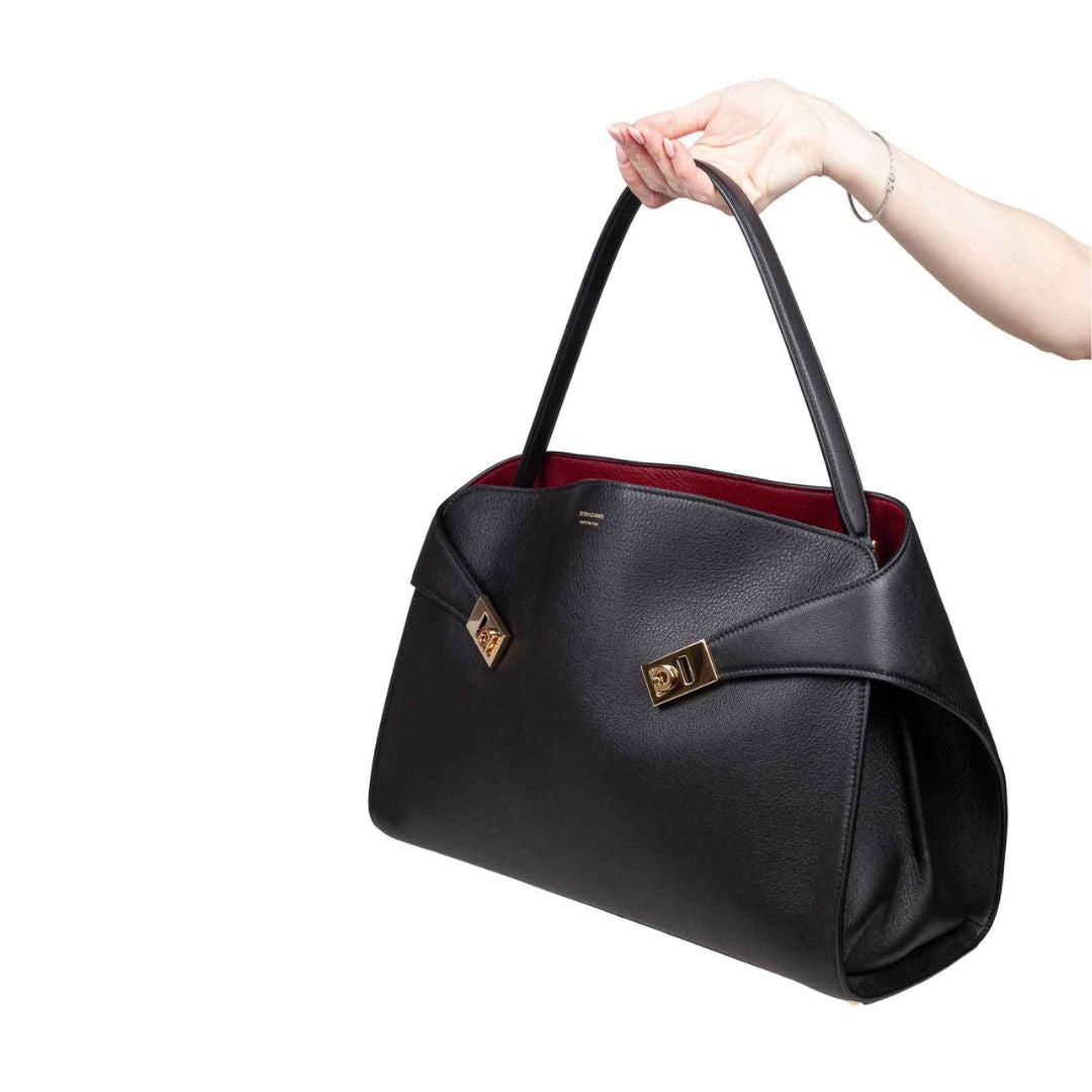 Ferragamo black leather 'Hug' shoulder bag